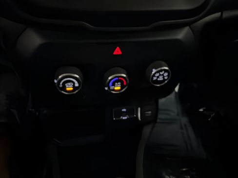 Used 2020 Jeep Renegade Sport FWD image 22