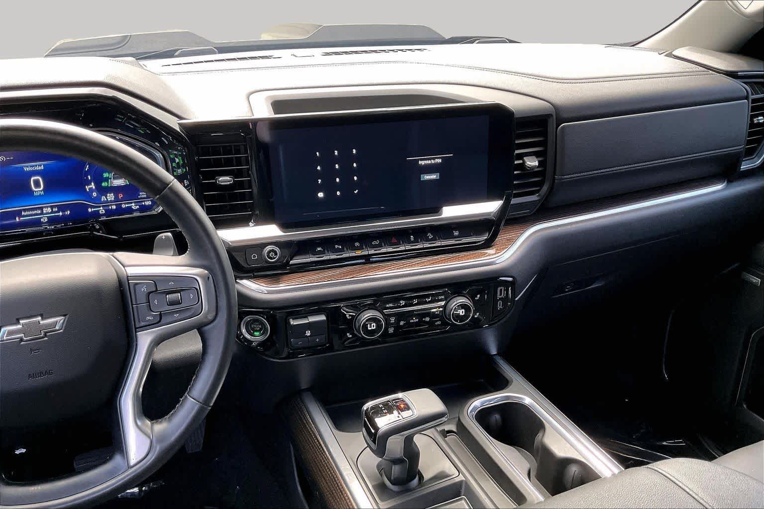 Used 2023 Chevrolet Silverado 1500 LT Trail Boss w/ LT Trail Boss Premium Package AWD/4WD image 7