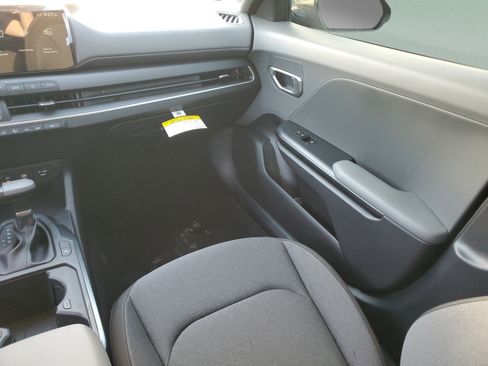 Used 2025 Kia K4 FWD image 12