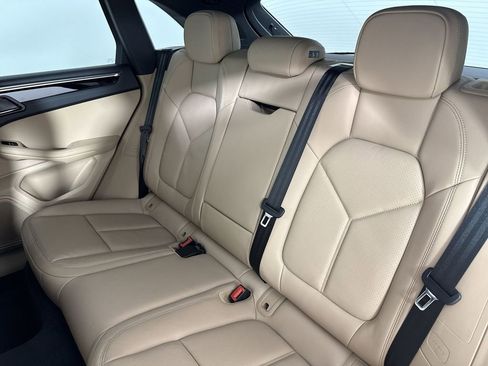 Certified 2025 Porsche Macan image 22