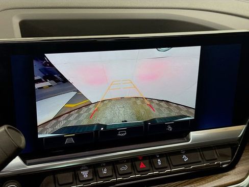 Used 2024 Chevrolet Silverado 3500 LT w/ Convenience Package image 16