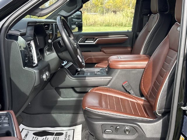 Certified 2026 GMC Sierra 3500 Denali Ultimate AWD/4WD image 19