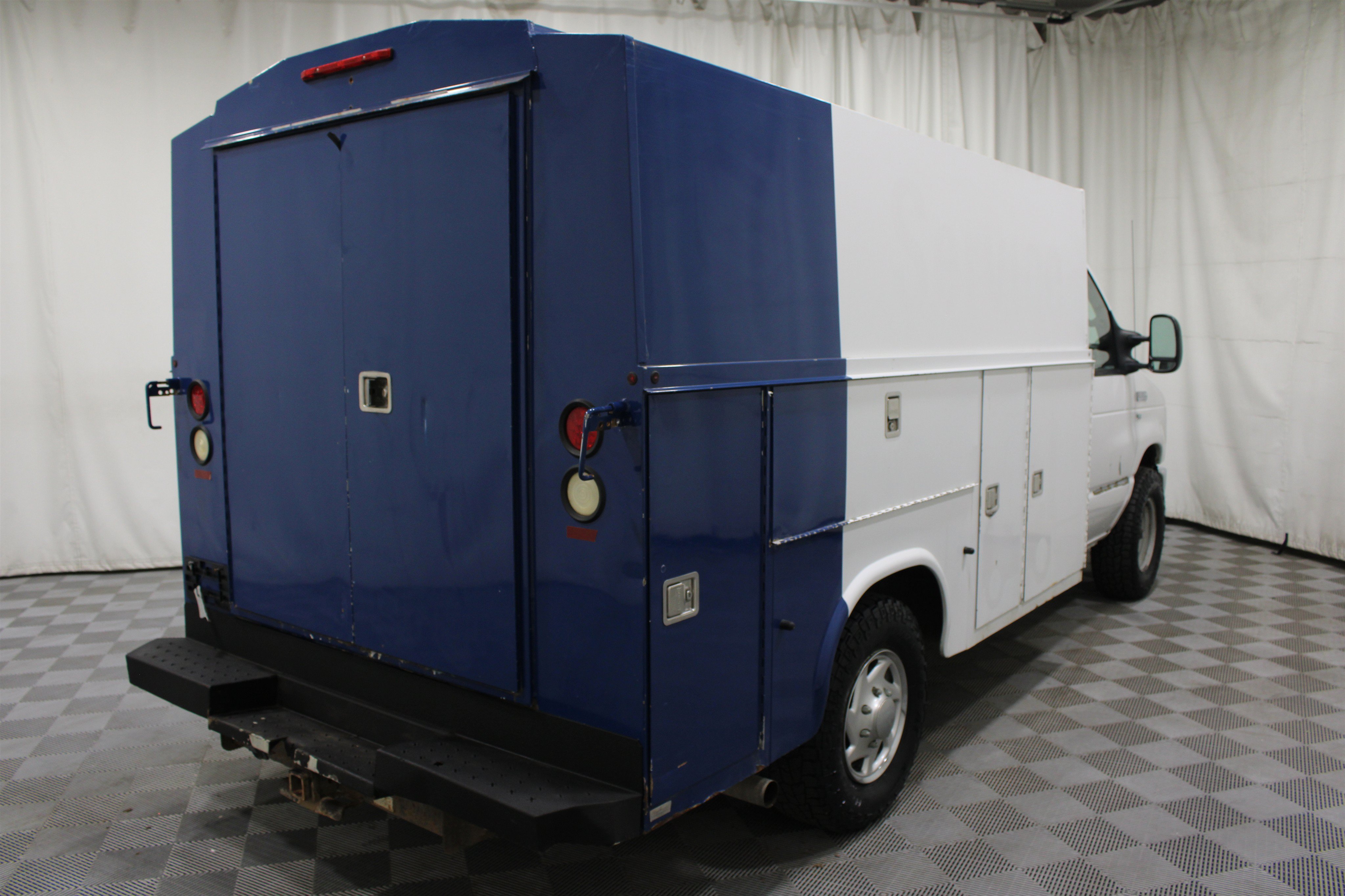 Used 2012 Ford E-350 and Econoline 350 Super Duty w/ PWR Locks & Windows Group RWD image 18