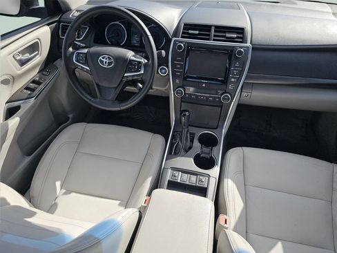 Used 2017 Toyota Camry XLE w/ Moonroof Package FWD image 28