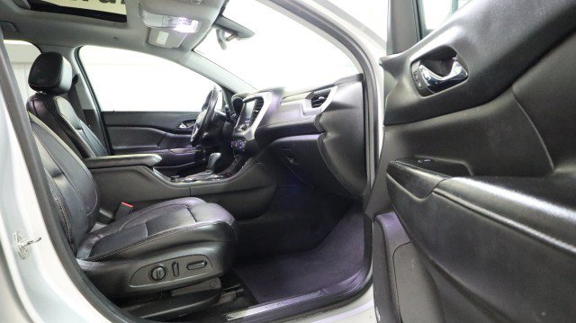 Used 2017 GMC Acadia SLT FWD image 10
