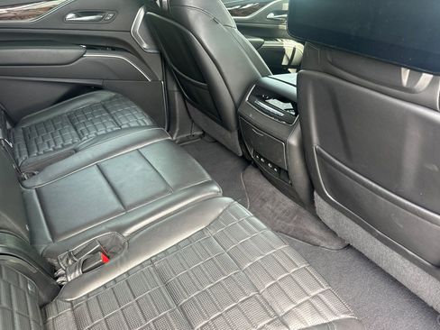 Used 2022 Cadillac Escalade ESV Sport Platinum w/ LPO, ONYX Package AWD/4WD image 18
