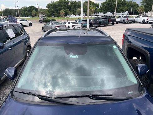 Used 2025 Kia Seltos EX FWD image 3