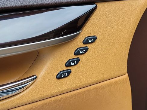 Used 2018 Lexus ES 350 w/ Luxury Package w/Wood Trim FWD image 23