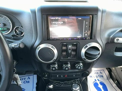 Used 2014 Jeep Wrangler Unlimited Sahara image 18