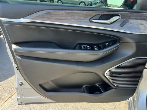 Used 2022 Jeep Grand Cherokee L Overland image 36