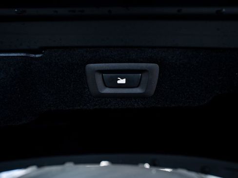 Used 2024 Lucid Air Pure RWD image 46