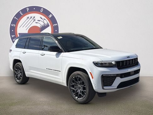 New 2026 Jeep Grand Cherokee L Summit image 2