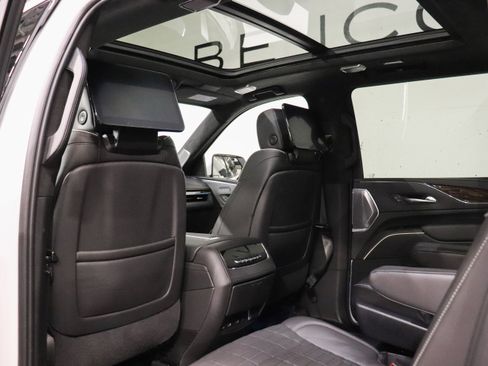 Used 2023 Cadillac Escalade ESV Sport Platinum w/ LPO, ONYX Package AWD/4WD image 20