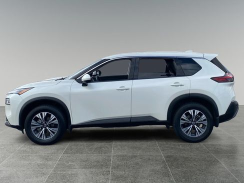 Used 2021 Nissan Rogue SV FWD image 2
