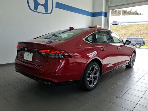 Certified 2024 Honda Accord EX-L image 5