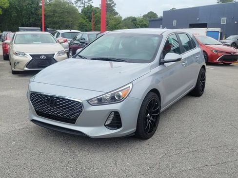 Used 2020 Hyundai Elantra GT FWD image 5