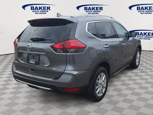 Used 2017 Nissan Rogue SV AWD/4WD image 3