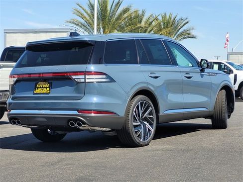 New 2026 Lincoln Aviator Reserve image 4
