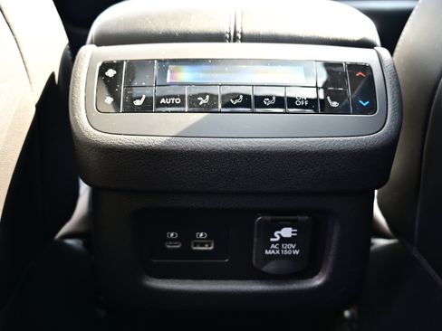 Certified 2024 Nissan Pathfinder Platinum AWD/4WD image 14