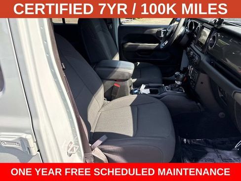 Used 2023 Jeep Wrangler Unlimited Sahara AWD/4WD image 9