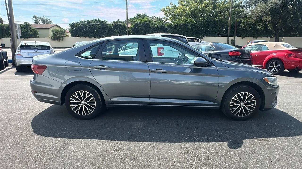 Used 2021 Volkswagen Jetta SE w/ SE Cold Weather Package FWD image 7