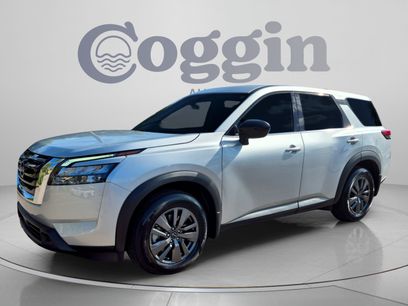 Used 2025 Nissan Pathfinder S