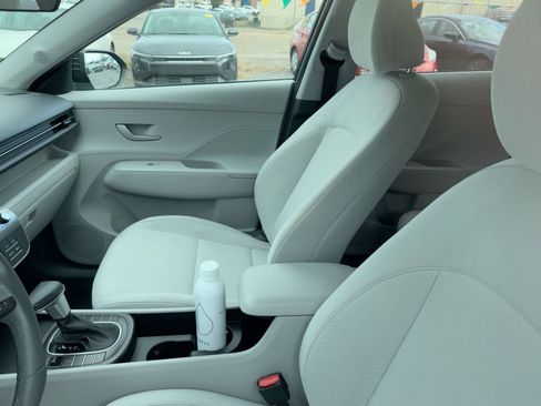 Used 2025 Hyundai Kona SEL image 7