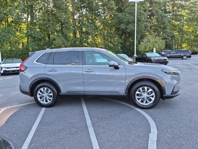 Used 2025 Honda CR-V LX image 2