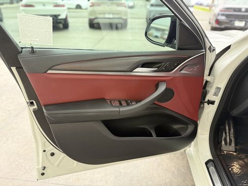 Used 2022 BMW X4 M40i w/ Premium Package image 8