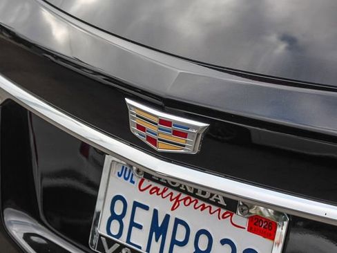 Used 2018 Cadillac XT5 Luxury w/ Driver Awareness Package FWD image 11