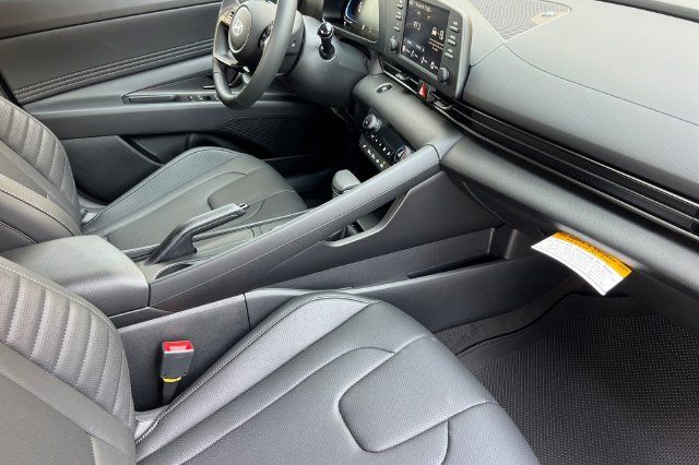 New 2026 Hyundai Elantra SEL Sport FWD image 14