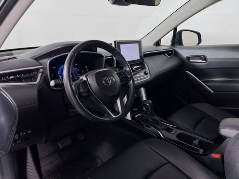 Used 2023 Toyota Corolla Cross XLE w/ Convenience Package AWD/4WD image 9