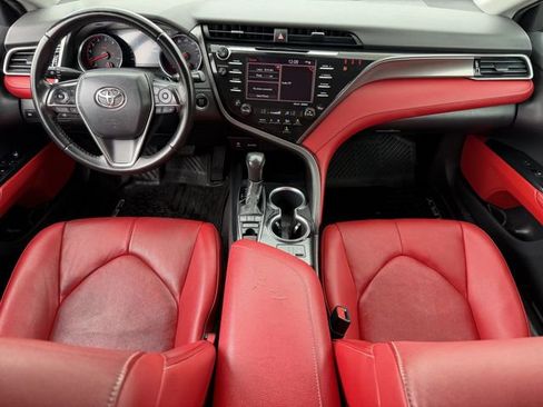 Used 2019 Toyota Camry XSE FWD image 11