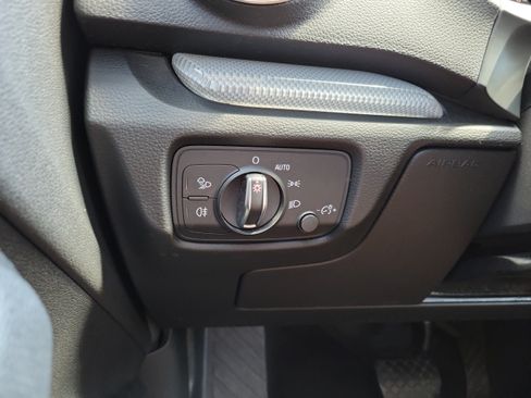 Used 2016 Audi A3 e-tron Premium Plus w/ Premium Plus Package FWD image 19