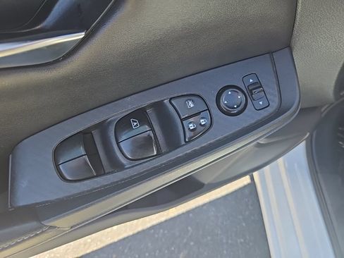 Used 2022 Nissan Sentra SV FWD image 11