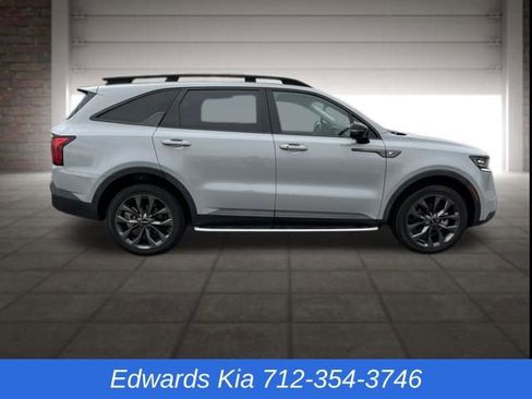 Used 2023 Kia Sorento SX Prestige image 2