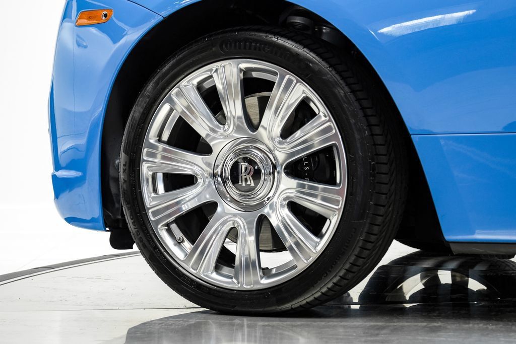 Used 2021 Rolls-Royce Dawn RWD image 62