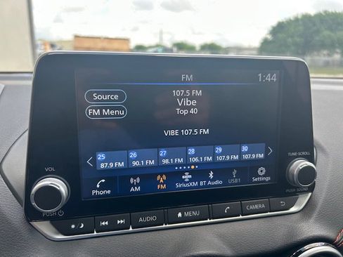 Used 2025 Nissan Sentra SR w/ SR Premium Package FWD image 18