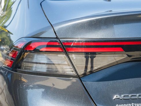 Used 2025 Honda Accord EX-L image 7
