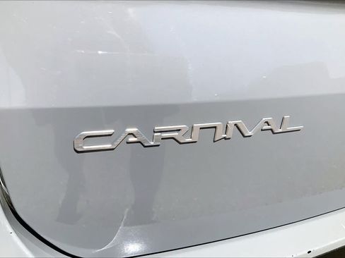 Certified 2024 Kia Carnival EX FWD image 10