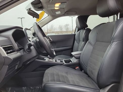 Used 2024 Mitsubishi Outlander SE image 22