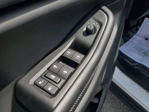 Certified 2025 Jeep Grand Cherokee Altitude RWD image 23