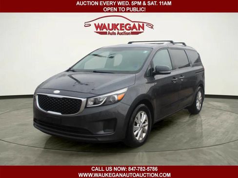 Used 2015 Kia Sedona LX image 1