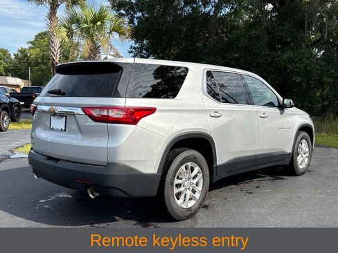 Used 2021 Chevrolet Traverse LS FWD image 5