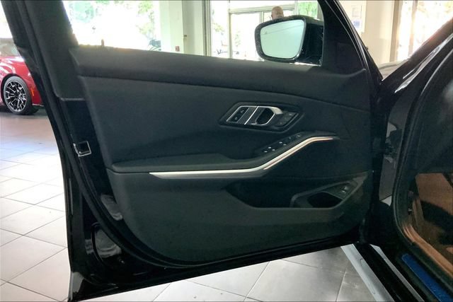Used 2023 BMW 330i Sedan w/ Parking Assistance Package RWD image 10