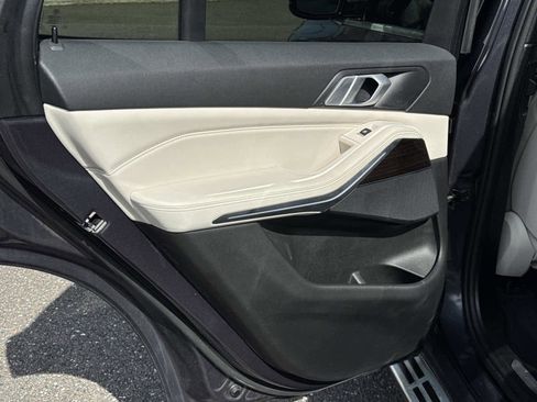 Used 2019 BMW X5 xDrive40i w/ Convenience Package image 12