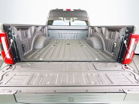 New 2026 Ford F250 Platinum w/ Tremor Off-Road Package AWD/4WD image 28