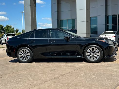 Used 2023 Toyota Mirai w/ Advanced Technology Package RWD image 3
