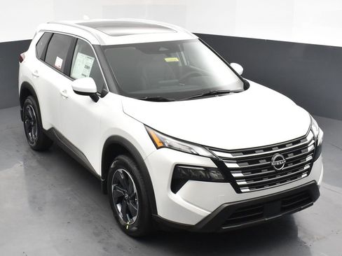 New 2026 Nissan Rogue SV w/ SV Premium Package image 25