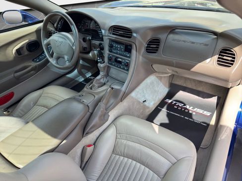 Used 2004 Chevrolet Corvette Coupe w/ Preferred Equipment Group image 24